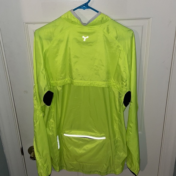 Men’s Highlighter Lightweight Running Jacket. - Picture 3 of 4